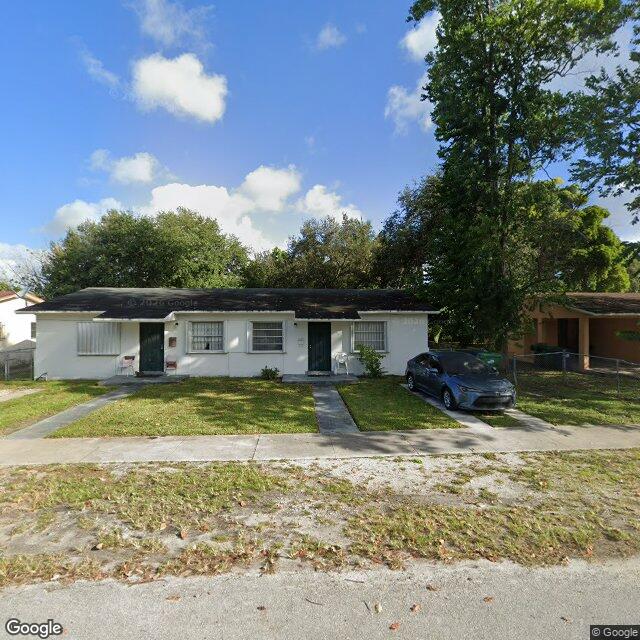 1121 NW 100th Ter, Miami