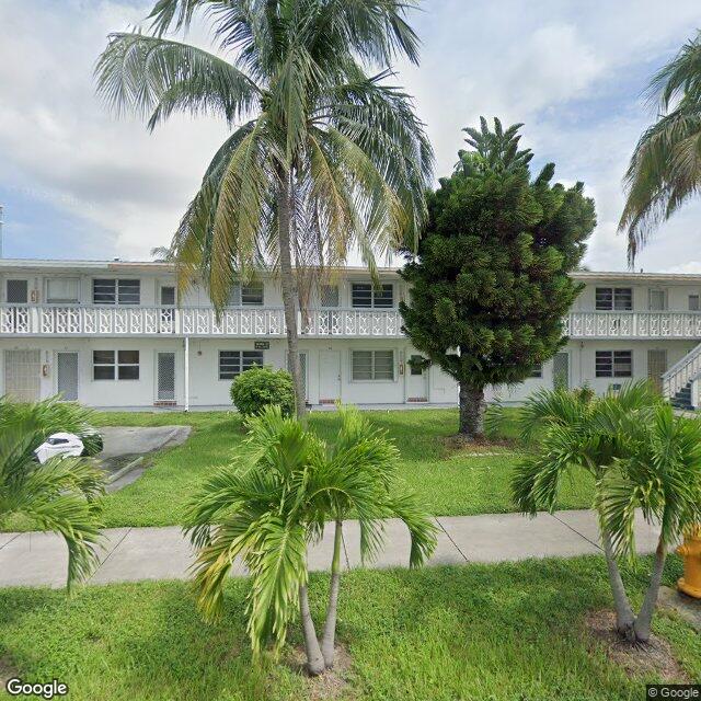 15 NW 204th St, Miami