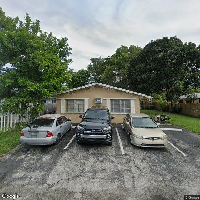 208 SW 10TH ST, Hallandale Beach