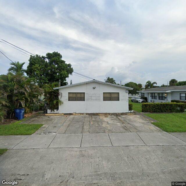 612 SW 8th St, Hallandale Beach