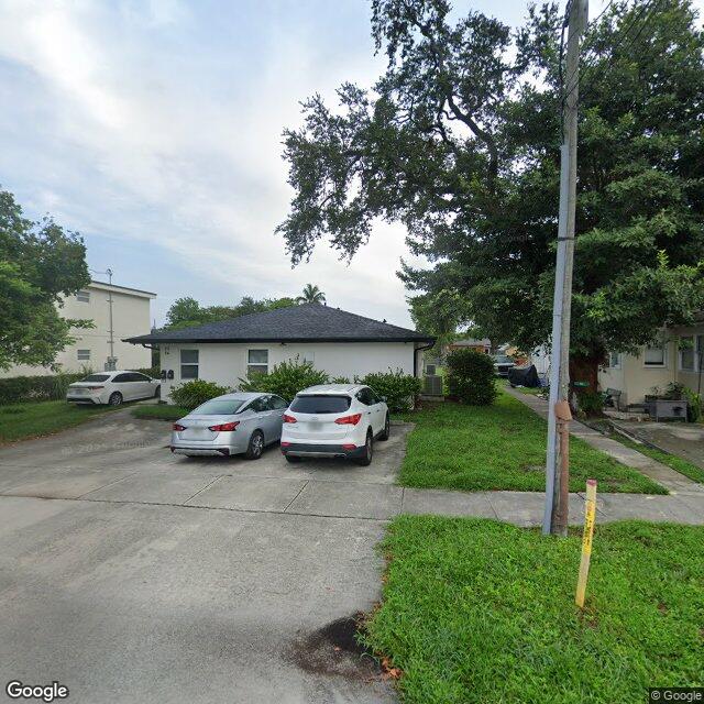 22 SW 6th St, Hallandale Beach