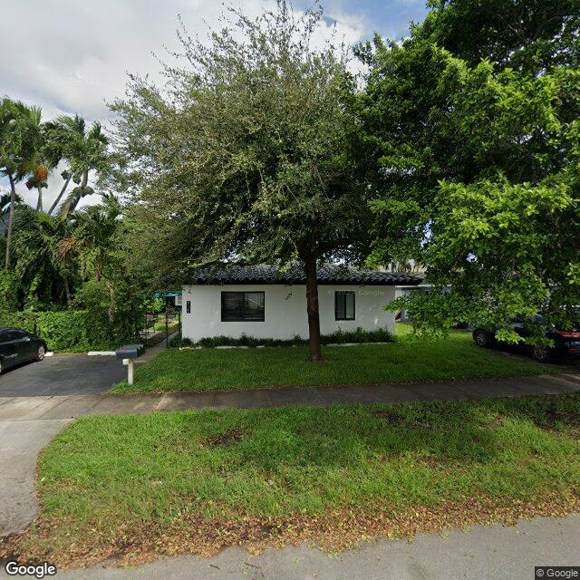 715 NE 6th St, Hallandale Beach
