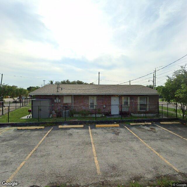 817 Foster Rd, Hallandale Beach