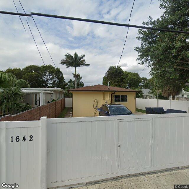 1642 Fletcher St, Hollywood