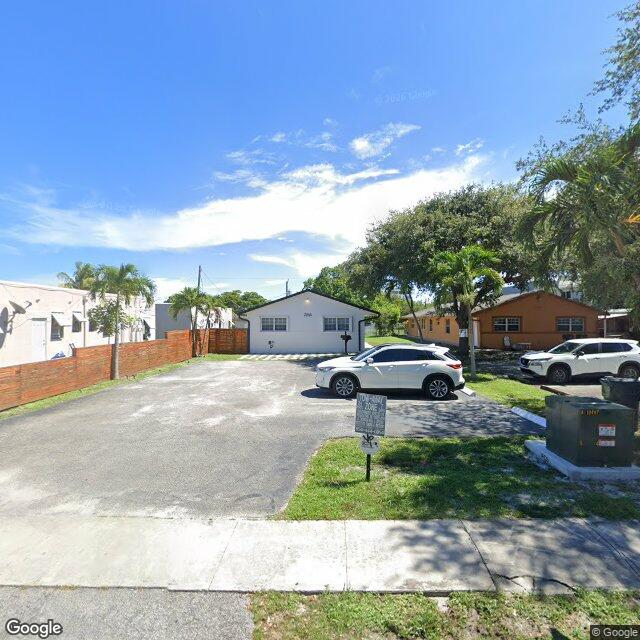 2446 TAYLOR ST, Hollywood