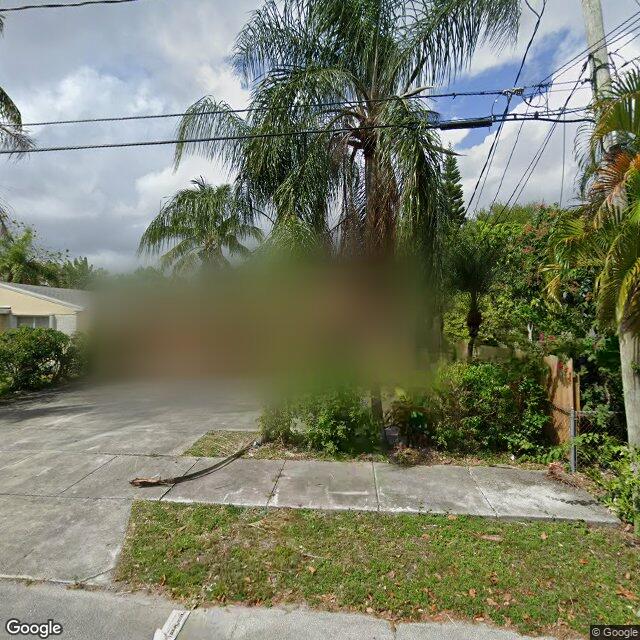 2213 GRANT STREET, Hollywood