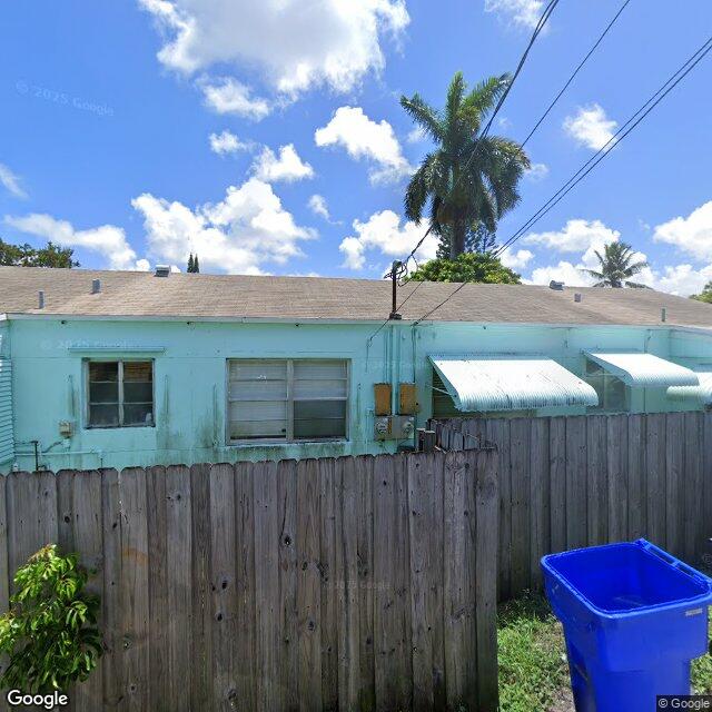 2305 Mckinley St, Hollywood
