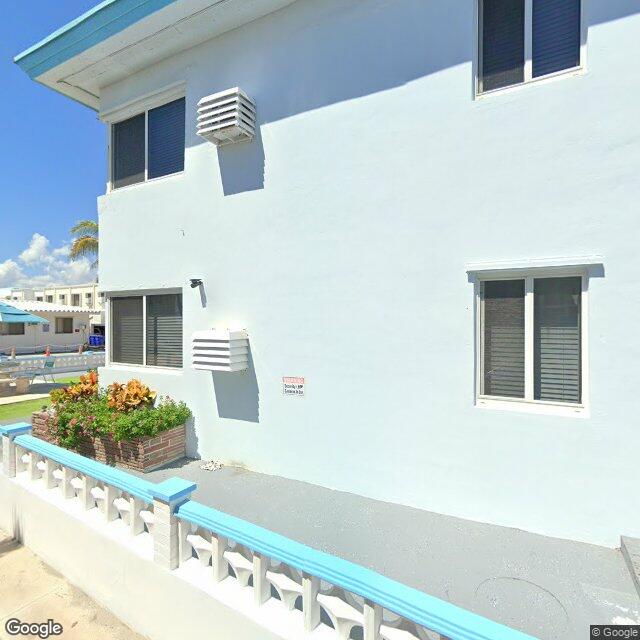 2307 N Surf Road, Hollywood