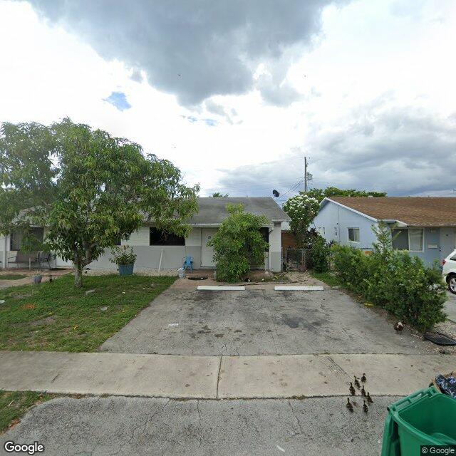 20 SE 12th St, Dania Beach