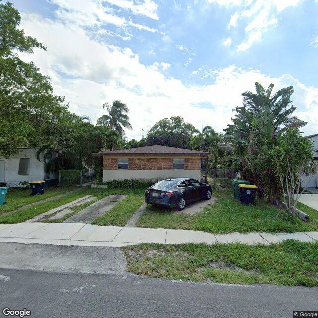 46 SE 10th Ter, Dania Beach