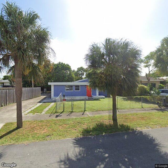 709 SW 4th St, Dania Beach