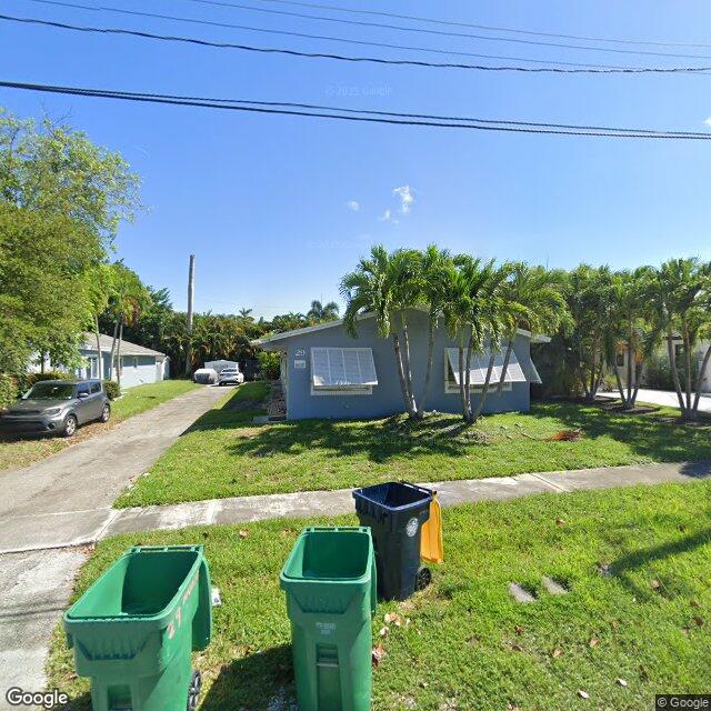 29 NE 3rd St, Dania Beach