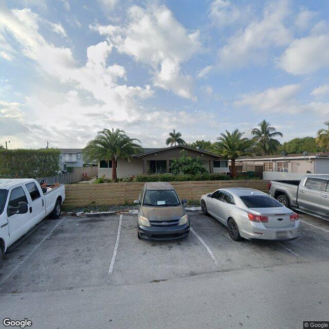 4132 SW 51st St, Dania Beach