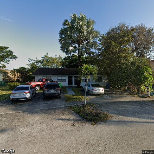 5881 NW 23rd St, Lauderhill