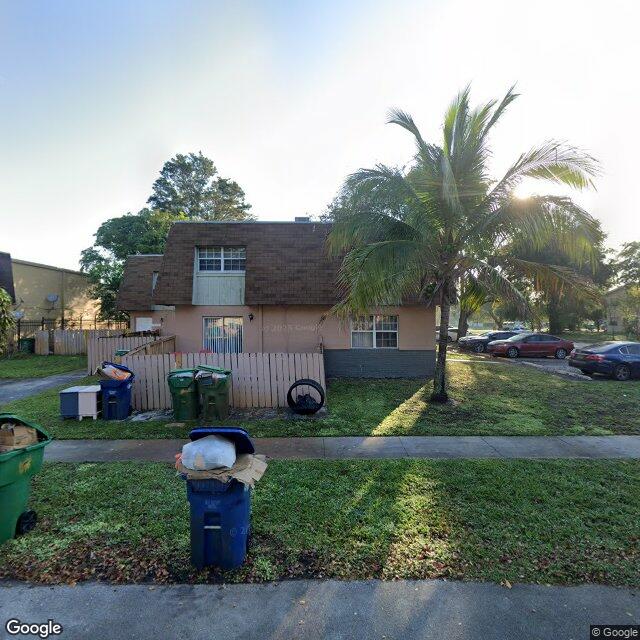 5961 NW 23rd St, Lauderhill