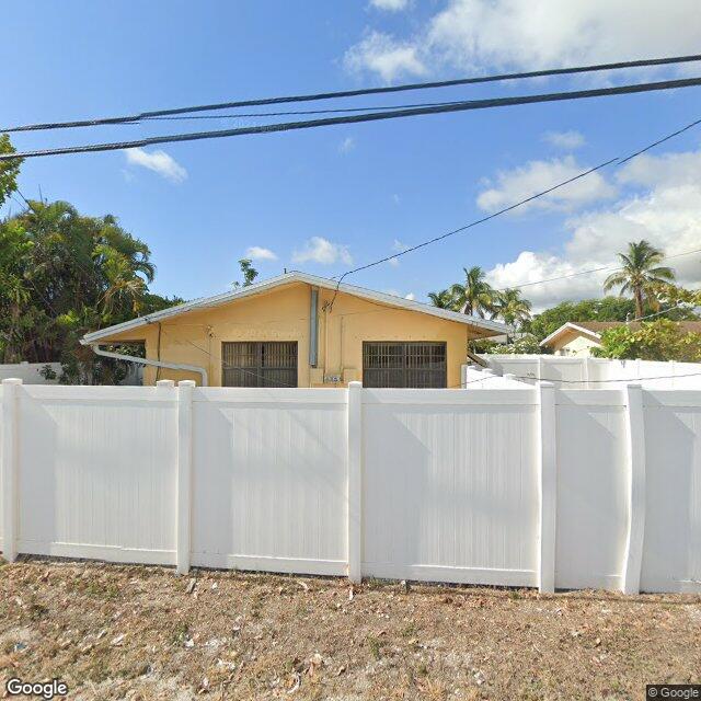 805 NE 40th St, Oakland Park