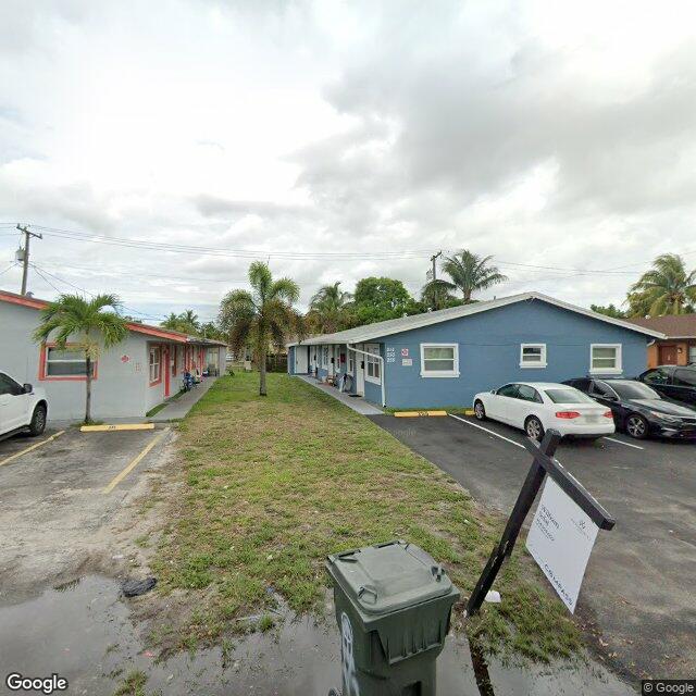 251 NE 40th St, Oakland Park