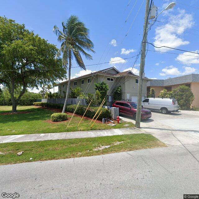 1012 Pine Dr, Pompano Beach