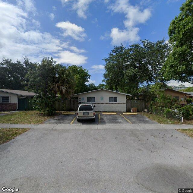 302 SW 2nd St, Pompano Beach