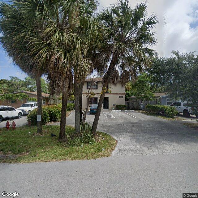 227 SW 2nd St, Pompano Beach