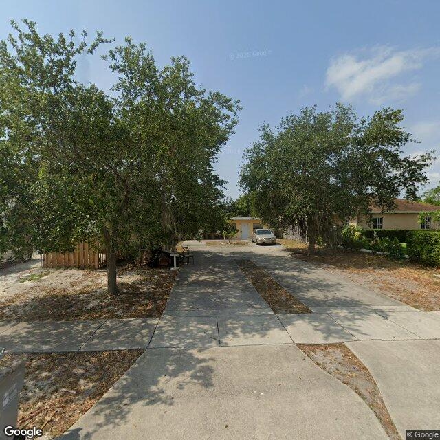 390 NE 30th St, Pompano Beach