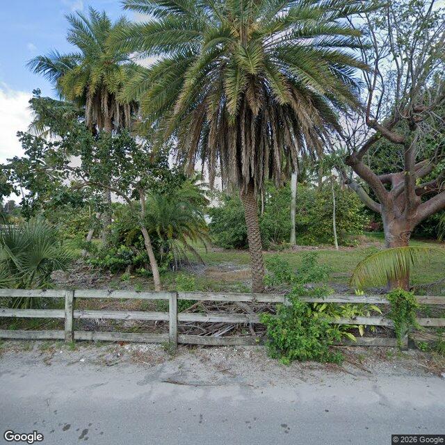 3751 10th Avenue N, Palm Springs
