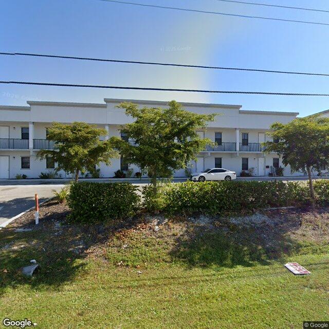 907 Skyline Blvd, Cape Coral