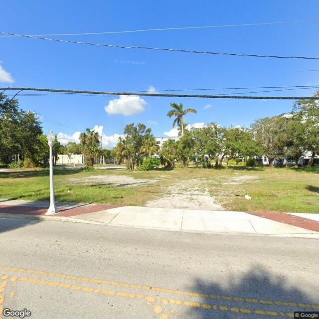 2465 Second Street, Fort Myers