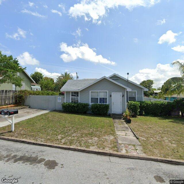 920 W LAKEWOOD Road, West Palm Beach