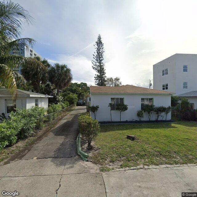 318 N Lakeside Court, West Palm Beach