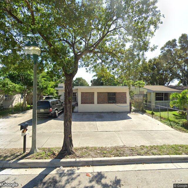 4906 Pinewood, West Palm Beach