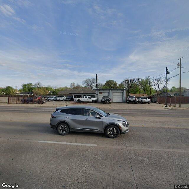 1050 W Berry St, Fort Worth