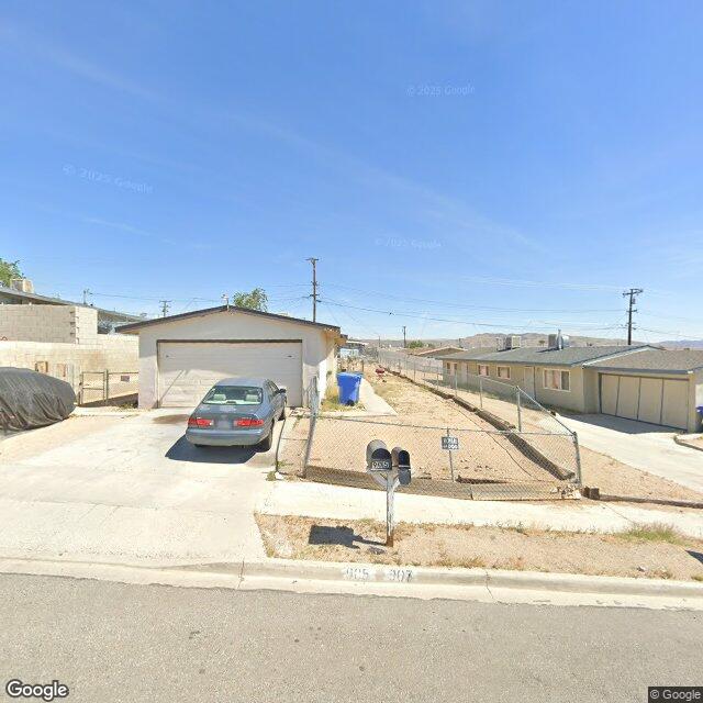 905-& 907 E Navajo Street, Barstow