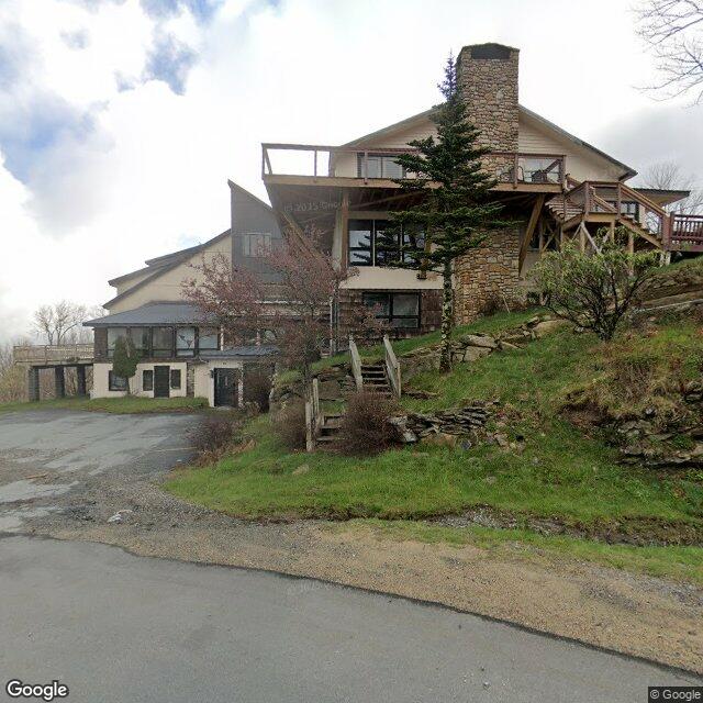 704 Beech Mountain Pkw, Beech Mountain