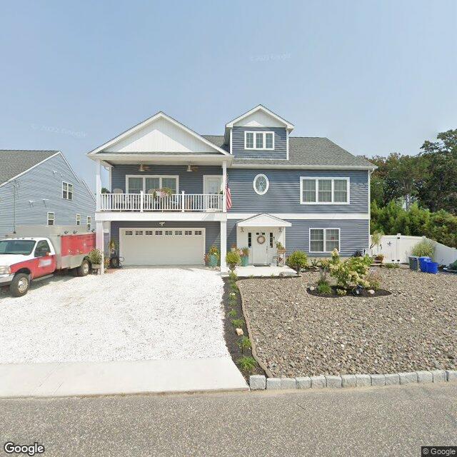 319 Cloverdale Avenue, Villas