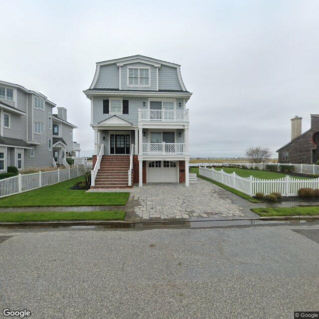 558 7th Street, Avalon