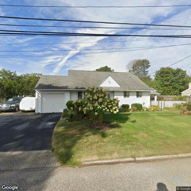 1392 E 3rd Ave, Bay Shore