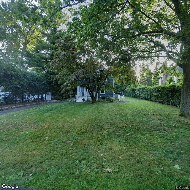 93 Holmes Ave, Darien